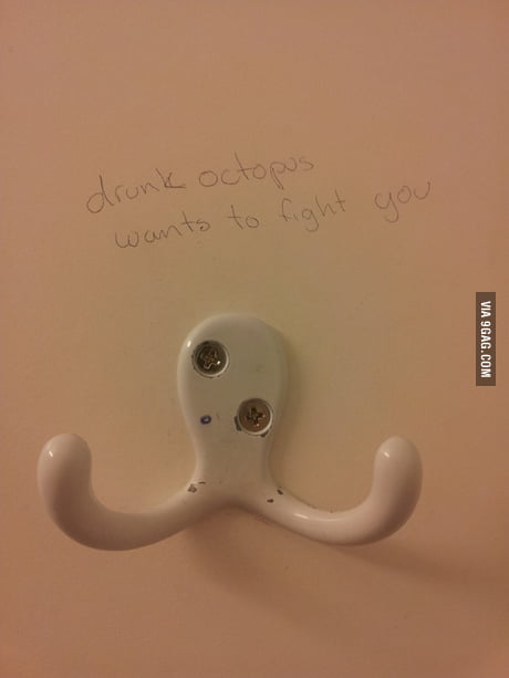 Drunk octopus wants to fight you! - 9GAG