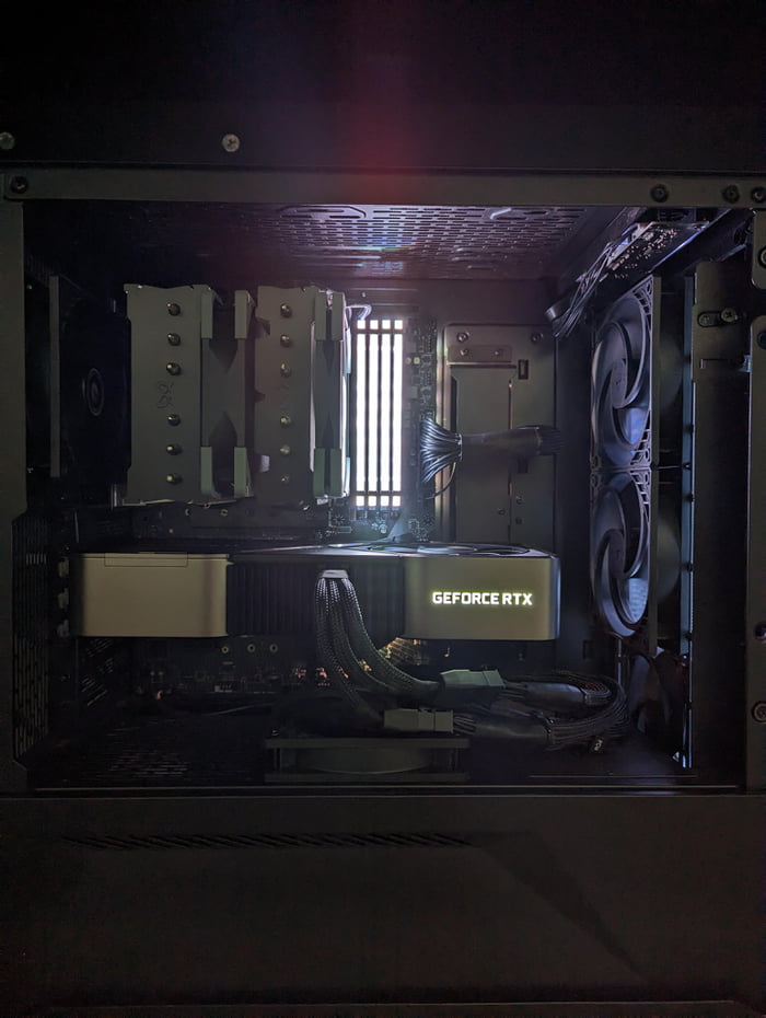 How to hide the GPU power cables? 9GAG