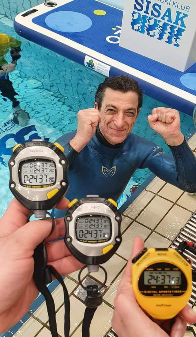 Diver Set New Record For Holding His Breath Underwater For 24 Minutes