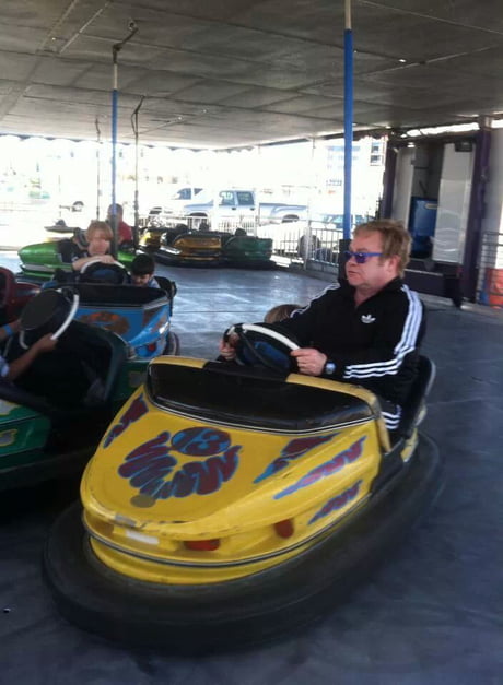 I Live In Vegas And Today I Saw Sir Elton John Driving Bumper Cars That Is The Real Elton John 9gag