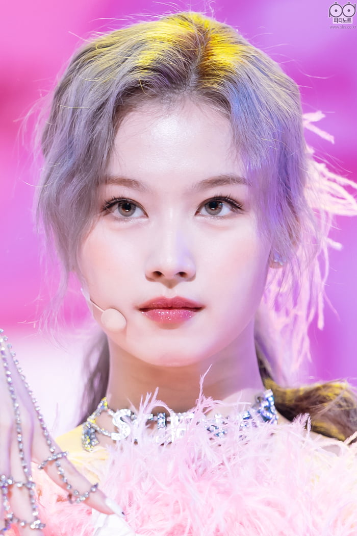 Photo : 211115 - Sana
