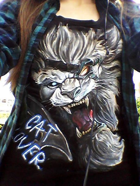 Frank Cradle Hurry up Rengar painted on a T-shirt by me like 3 years ago. - 9GAG
