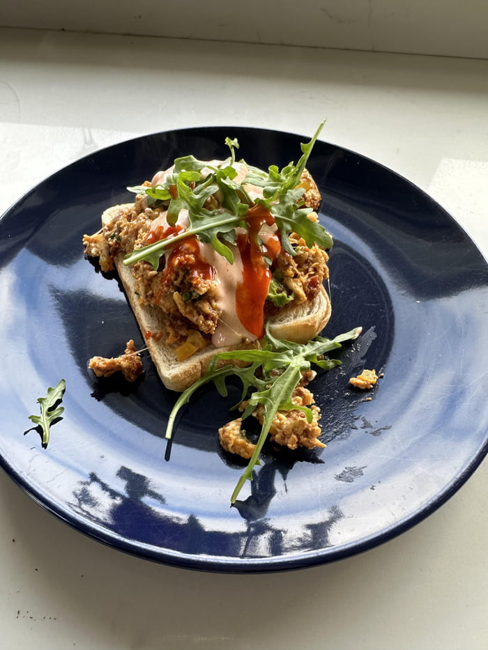 Egg, Chorizo & Bacon on Hash Brown & White Bread 9GAG