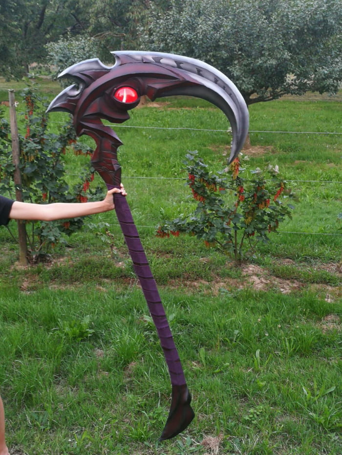I build rhaast kayn s weapon from league of legends if you have any