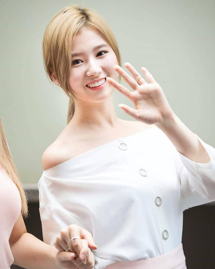 Photo : TWICE - Sana