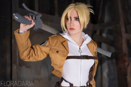 annie leonhart cosplay