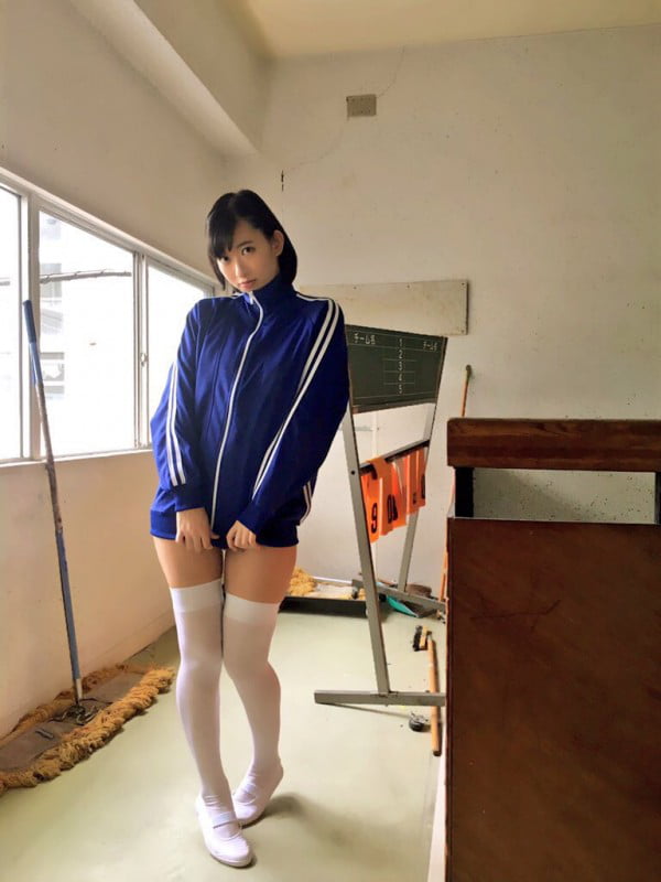 Japan Celebrates Nice Knee-High Socks Day With Beautiful Photo Collections ⋆ Anime & Manga