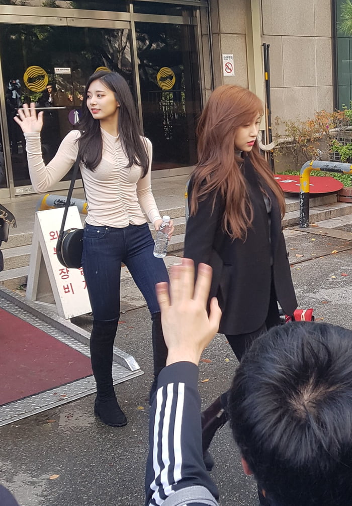 Photo : Casual Tzuyu and Mina