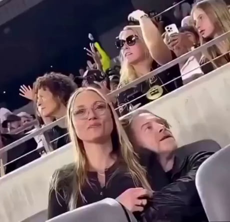 Now that's a fun kinda wife to have