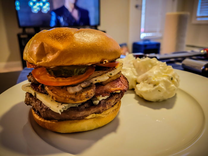 Blue cheese and Mushroom Burger. 9GAG