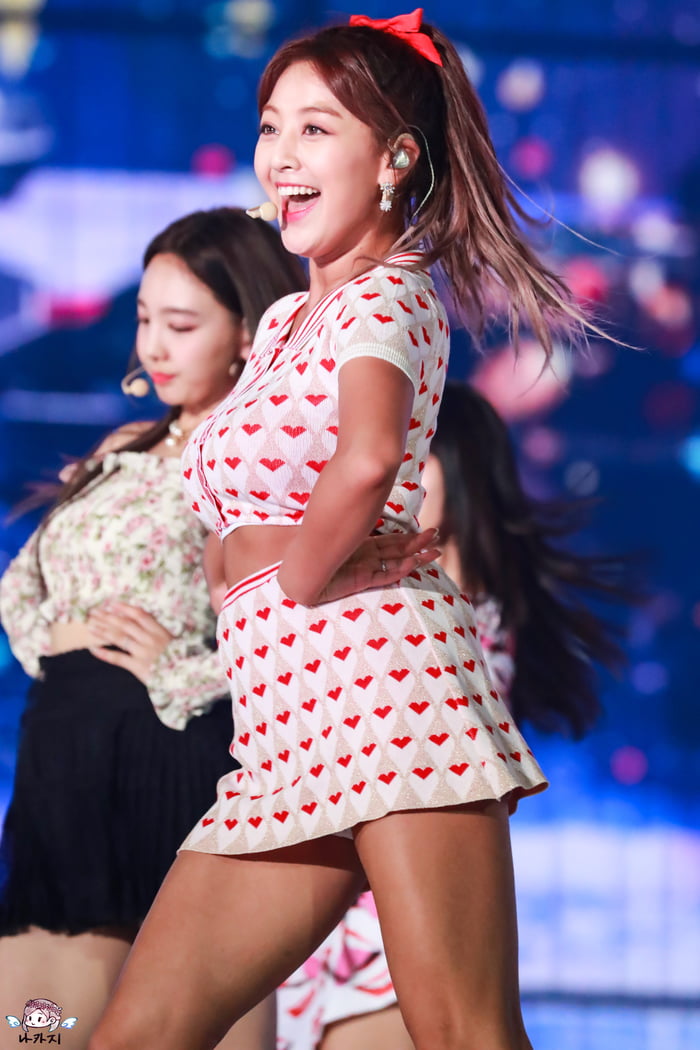 Photo : TWICE - Tanned Jihyo