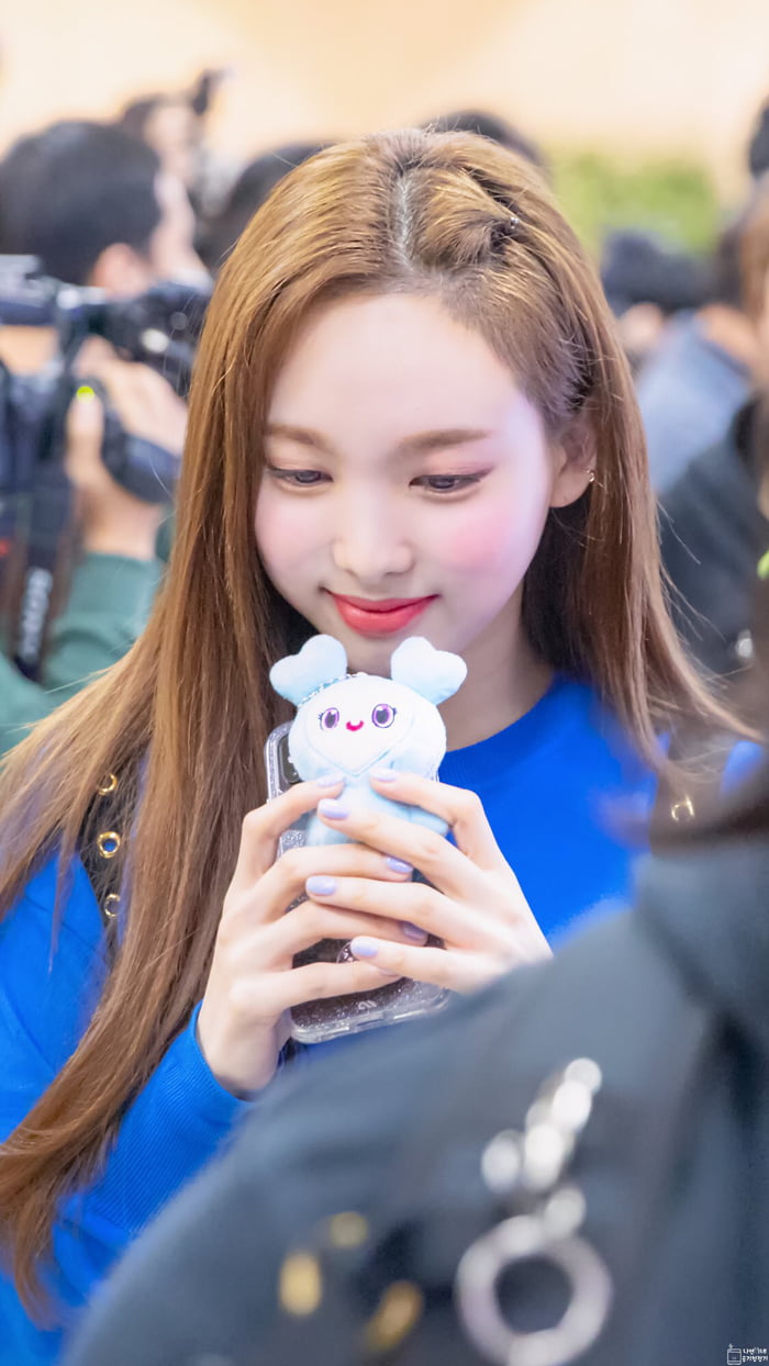 Photo : Nayeon is kind of cute too!