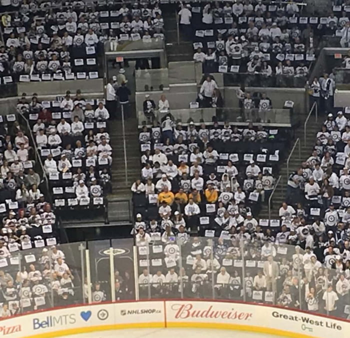 4 Nashville fans showed up to Winnipeg