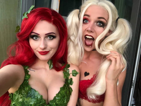 Rolyatistaylor Poison Ivy and Harley Quinn from DC Comics by @rolyatistaylor and @makenziesmith - 9GAG