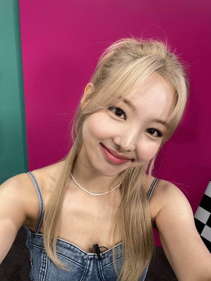 Photo : Kr_now Twitter Update - Nayeon selca for 