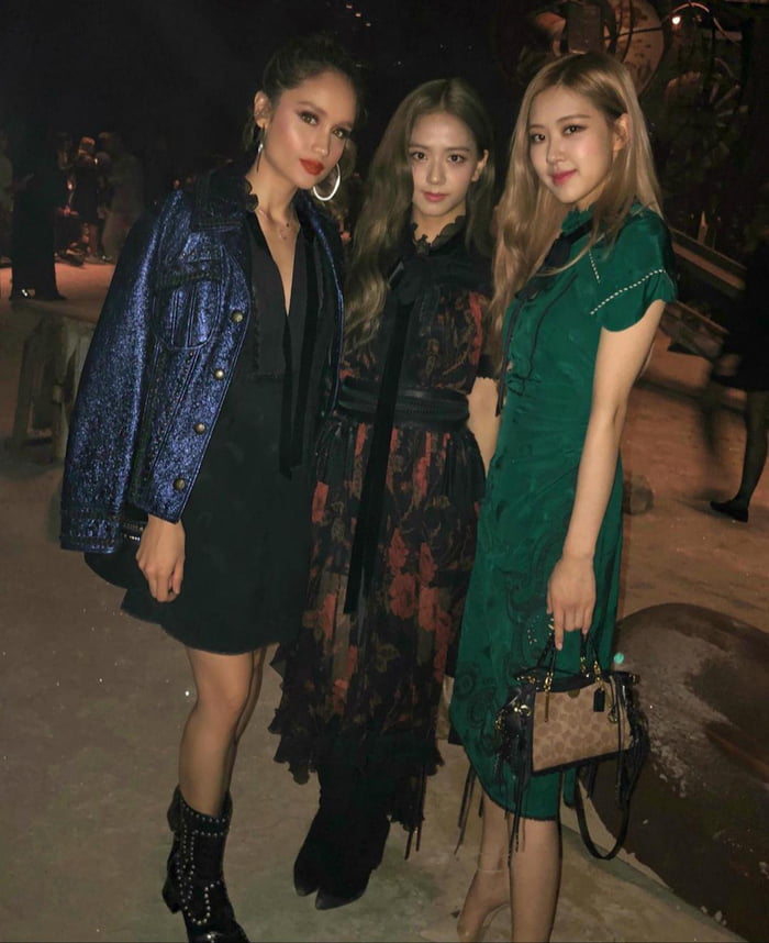 Photo : Cinta Laura Twitter Update with Jisoo & Rosé
