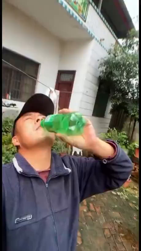 Some eastern dude edited this video...came across on my telephone and thought...let's post it...its sunday and hot as f**k so why not