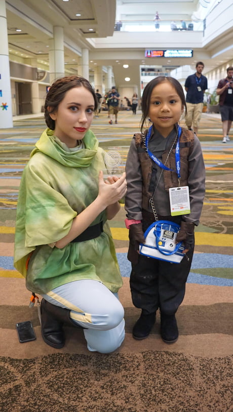 This Tiny Jyn Erso Went To The Star Wars Celebration And Handed Out Copies Of The Death Star Plans To Every Leia She Saw 9gag