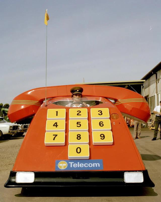 in-the-80-s-having-a-car-phone-was-very-prestigious-9gag