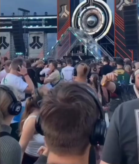 What a silent rave looks like