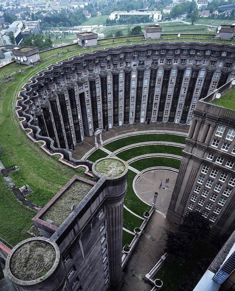 Ricardo Bofill In Noisy Le Grand Residential Estate In Postmodern Paris 9gag