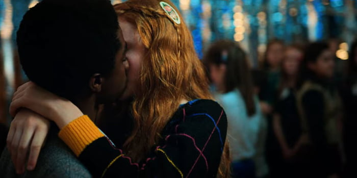 Sadie Sink Reveals She Had Her First Ever Kiss On Set Of Stranger Things 9gag 2232