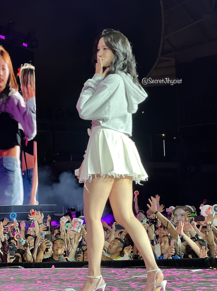 Photo : Twice mina sharon