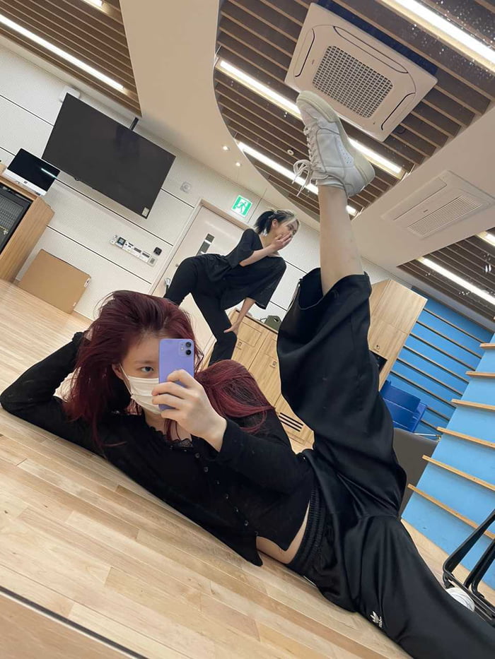Photo : Chaeryeong ft Ryujin - ITZY