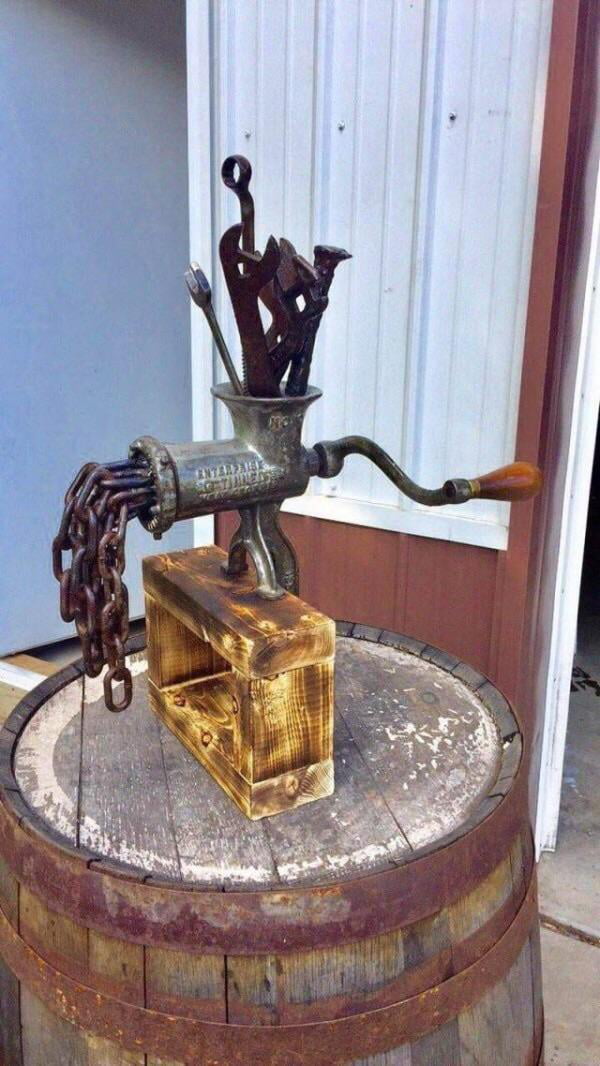 A plate of chains and meatballs please