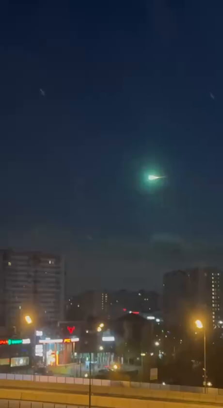 A presumed meteorite over Moscow.