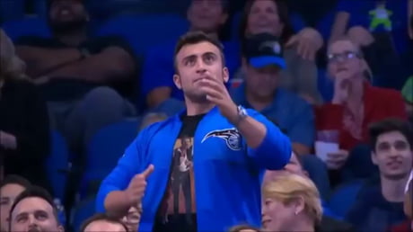 This is what eyebrows the internet for