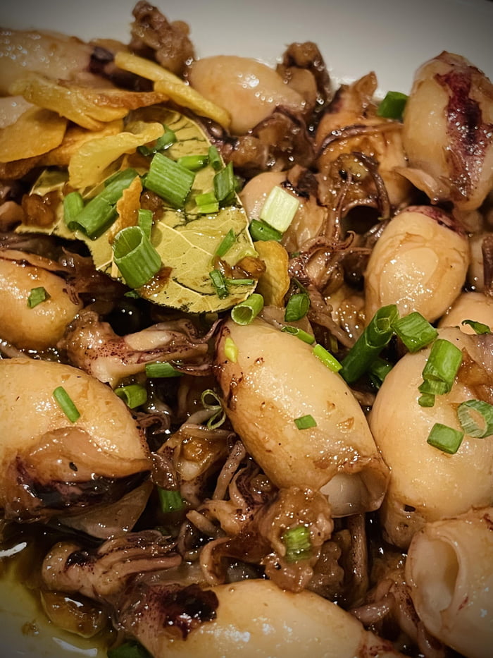 Baby Squids in Garlic & Olive Oil. 😋 - 9GAG
