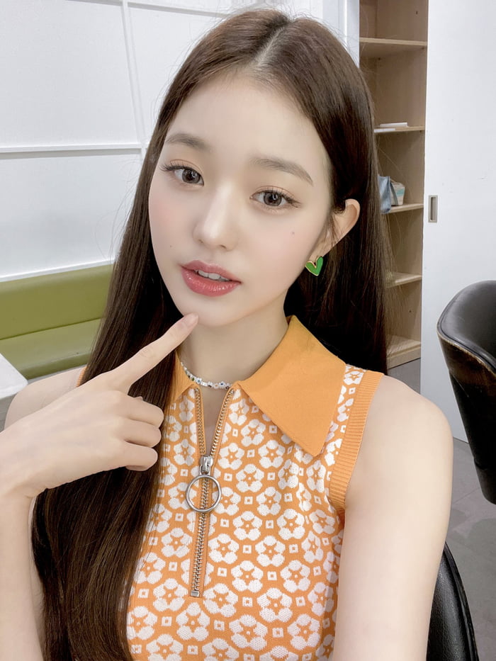 Photo : 220729 IVE Official Twitter Update with Jang Wonyoung