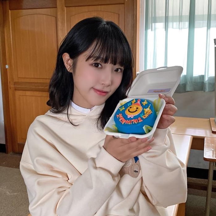 Photo : 211215 - tvND Studio Instagram Update with actress Choi Yena