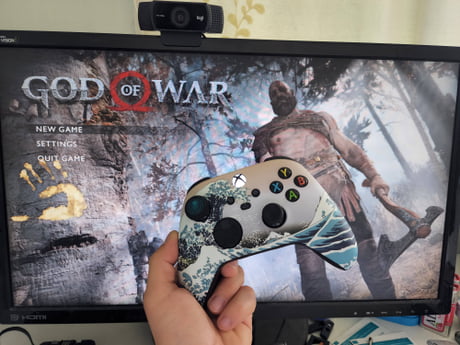 It's now a thing: Playing God of War on PC with an Xbox controller - 9GAG