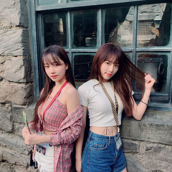 Photo : Yuri and Yena