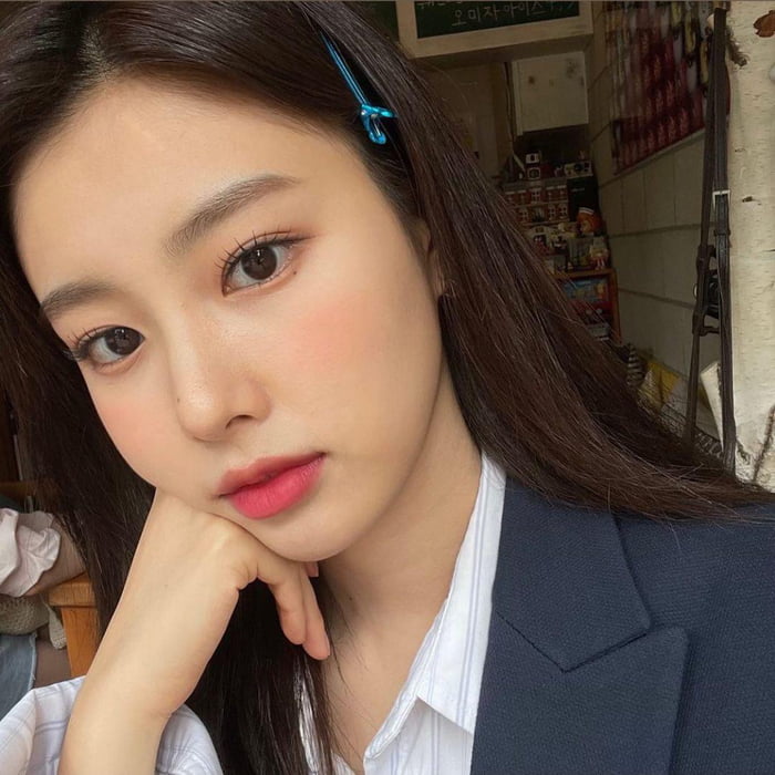 Photo : 210724 aluu_haemin Instagram Update with Kang Hyewon