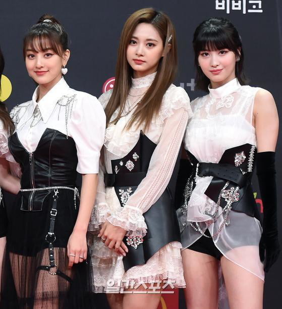Photo : Jihyo, Tzuyu & Momo