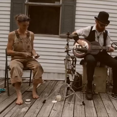 That spoon lady is magic to look at the way she moves. is just compelling