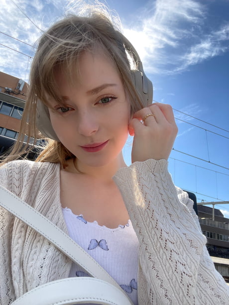 Is Ella Freya Ashley?