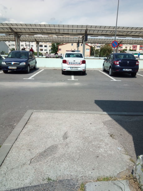 Numau0027 saracii parcheaza pe un loc - 9GAG