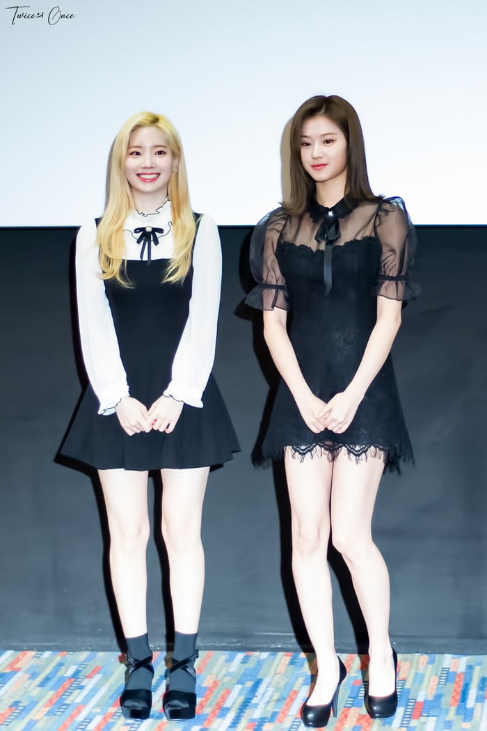 Photo : Dahyun & Sana