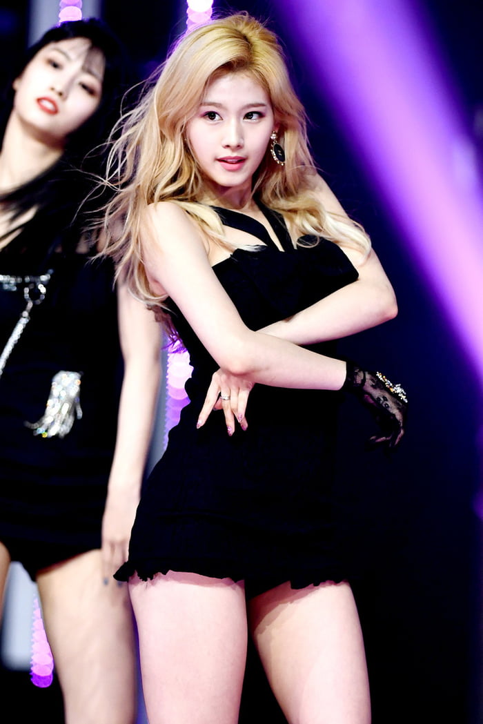 Photo : Sana @ Show Champion 190505
