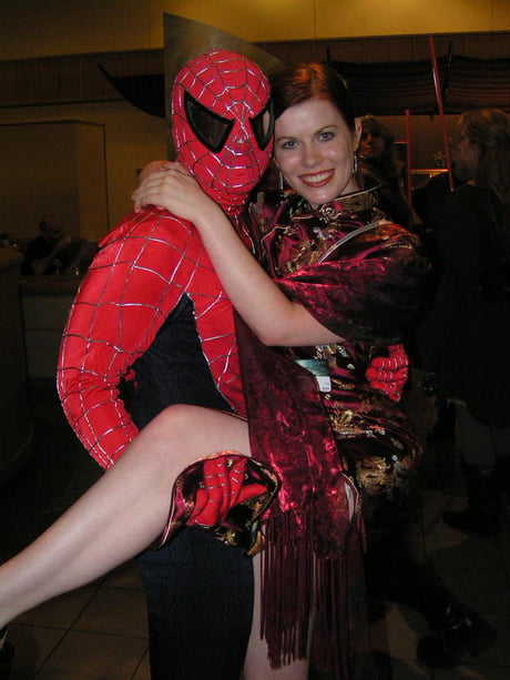 Spider man & MJ 2002 Cosplay - 9GAG