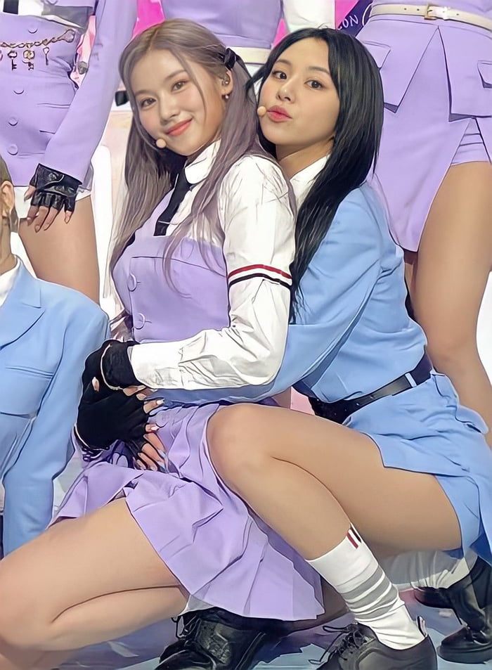 Photo : Sana x chaeyoung