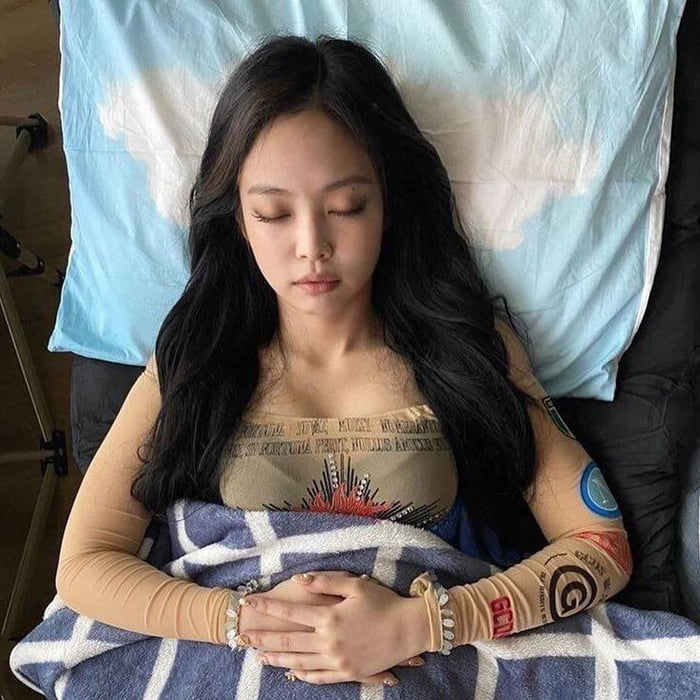 Photo : Jennie is lowkey packing