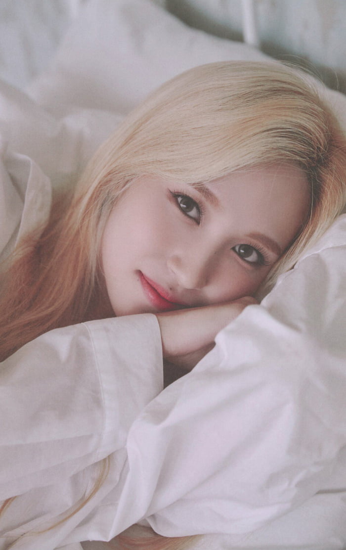 Photo : In bed with Mina