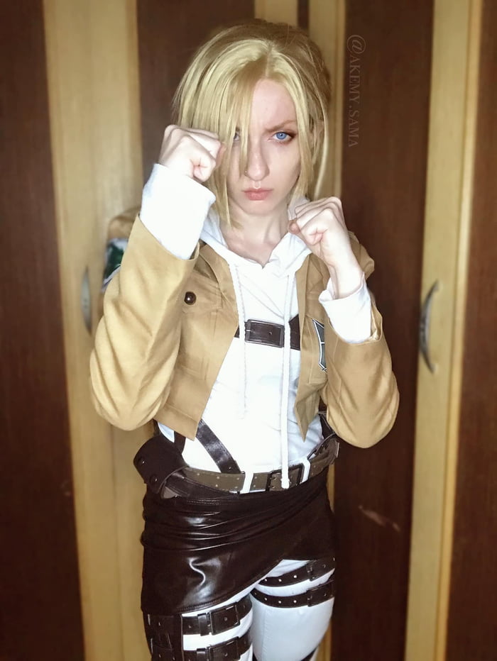 Annie Leonhardt @AkemySama - 9GAG