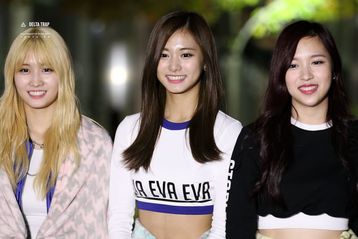 Photo : Momo, Tzuyu & Mina