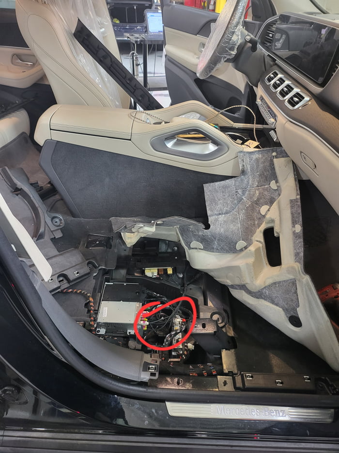 Aux Battery Location For A And Newer Mercedes Gle Good Luck